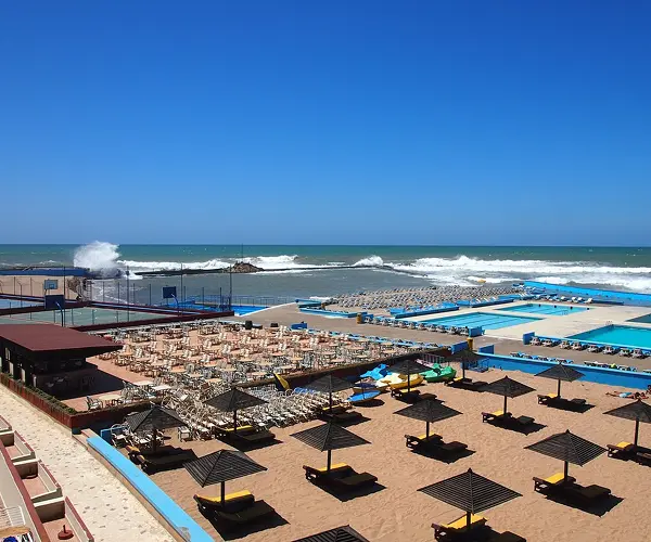 passeggiata cinematografica sulla corniche